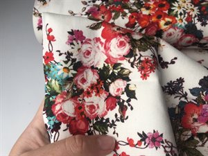 Fastvævet twill med stræk - store og smukke buketter med fugle